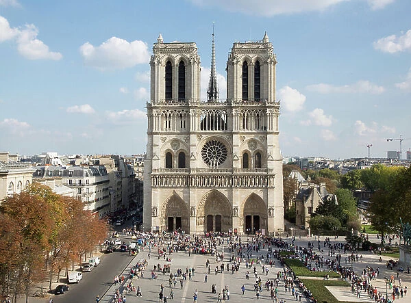The facade of the Cathedral Notre Dame de Paris, 2014 (photograph)