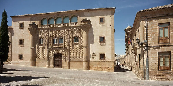Facade, Palace (Palacio de Jabalquinto), Plaza Santa Cruz, Baeza, Andalucia, Jaen, Spain (photo)