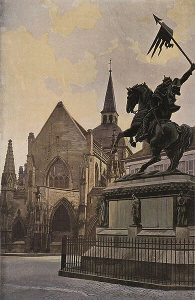 Falaise, Eglise de la Trinite et Statue de Guillaume-le-Conquerant (colour photo)