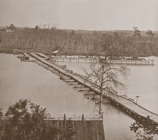 Federal pontoon bridge over the Appomattox (b  /  w photo)