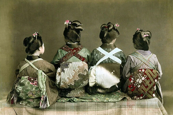 Female dancers, c. 1890 (photo)