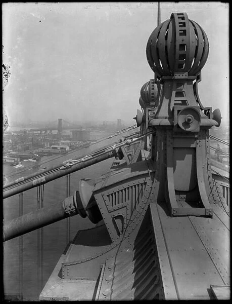 Detail of the finials atop the Manhattan Bridge, August 25, 1914 (b  /  w photo)