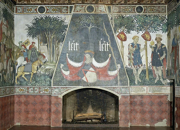 The fireplace, main hall of Castle della Manta, adorned with the arms of the Saluzzo family, 1418-30 (photo)