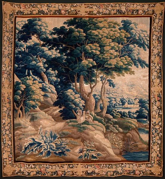 Flemish tapestry. So called Verdure. Atelier of Oudenaarde. 332x318cm. Inv 00021. 17th century