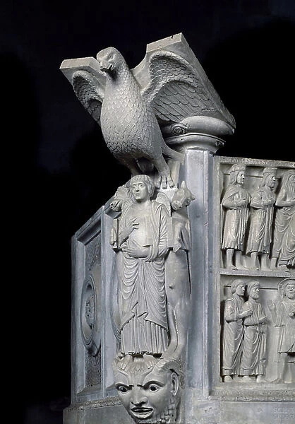 Flesh Detail of the eagle-shaped desk. Sculpture by Guido Bigarelli called Guido da Como (1238-1257). Pistoia, Church of San Bartolomeo