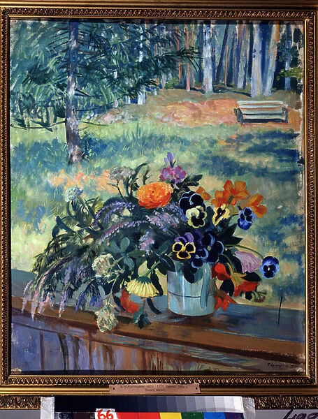 Fleurs (Flowers). Nature morte, bouquet de fleurs sur la rambarde en bois d une terrasse, donnant sur un parc arbore. Peinture de Boris Michaylovich Kustodiev (Koustodiev) (1878-1927), huile sur toile, 1924. Art russe, debut 20e siecle