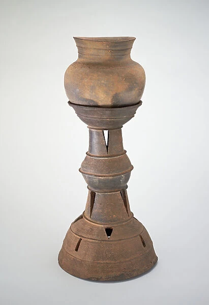 Funerary stand with round-bottomed jar, early 5th century (unglazed stoneware)