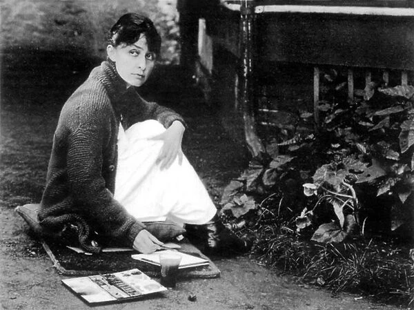 Georgia O Keeffe, 1918 (b  /  w photo)