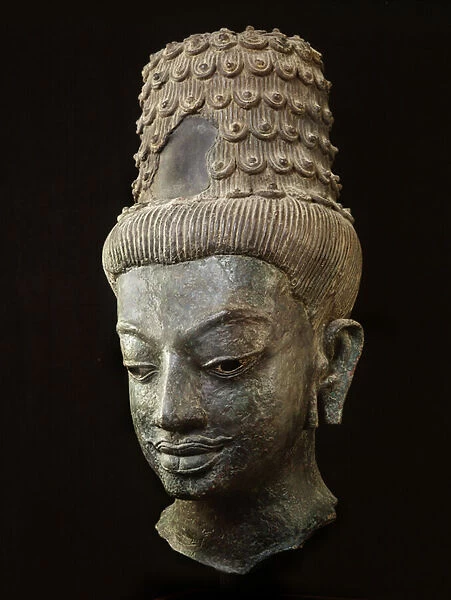 Giant head of a bodhisattva (bronze)