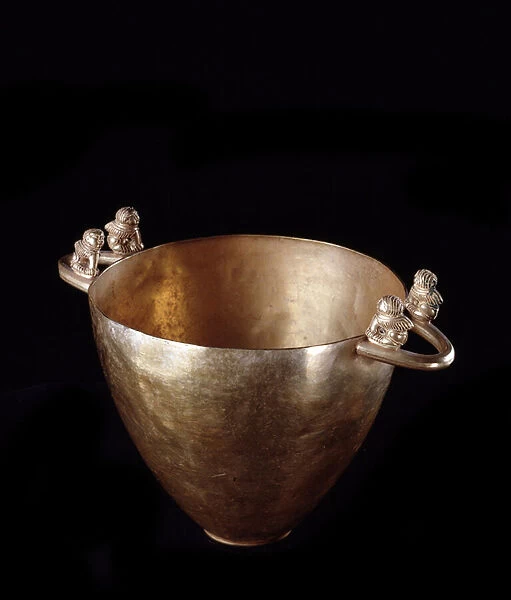 Gold cup with handles small sphinxes, from the Bernardini tomb of Palestrina, 675-650 BC