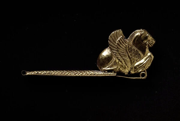 Gold fibula, 6th century BC