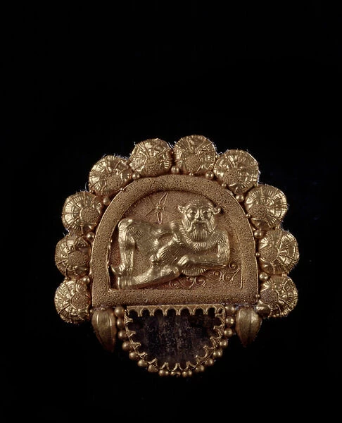 Golden brooch, 480 BC