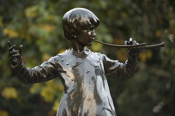 Great Britain, England, London, Kensington Gardens, Peter Pan statue, close-up