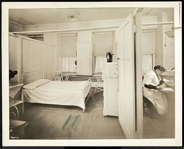 Hospital room, 1928 (silver gelatin print)