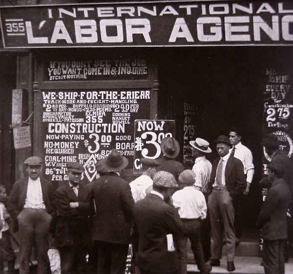 Immigrants looking for work in New York City, c. 1910 (b  /  w photo)