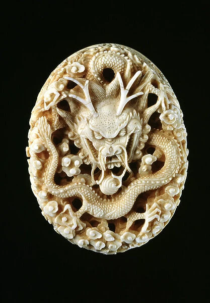 Imperial seal with a dragon guarding a pearl of wisdom (ivory)