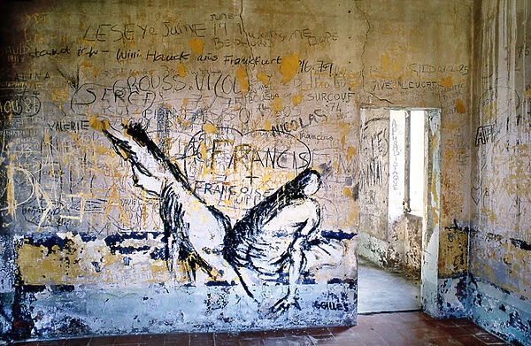 Inscriptions, tags and graffiti on the walls of the old semaphore of Leucate (11, Aude, Languedoc, Occitanie) 1986 - the main motif, inspired by the Baigneuses de Cezanne, is a sign of the graphic designer Guylaine Gilles