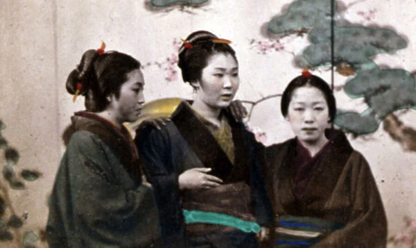 Japanese women, 1890 (hand-coloured photo)