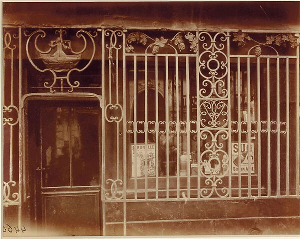 A La Grace de Dieu, 121 Rue Montmartre, 1902 (albumen print)