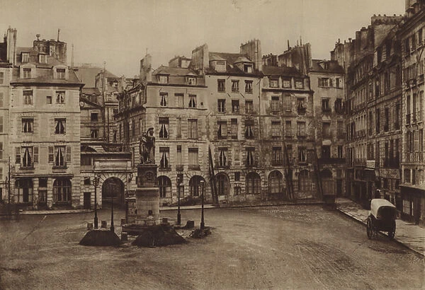 La place Dauphine, partie demolie en 1875 (b  /  w photo)