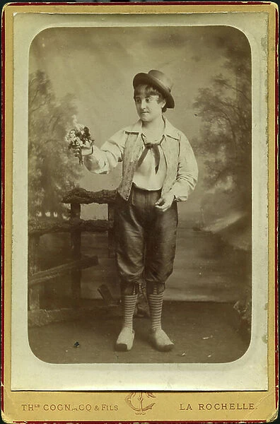 La Rochelle: A young pose as a gardener in a studio, 1880 - Darius Rubens