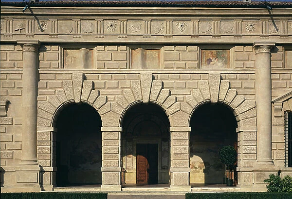 The Loggia delle Muse northern facade of the Cortile d'Onere designed by Giulio Romano (1499-1546), 1524-34 (photo) (detail of 78404)