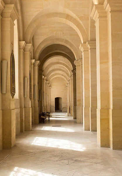 Lower Coast of the Chapel of the Invalides (1670), Paris (photograph)