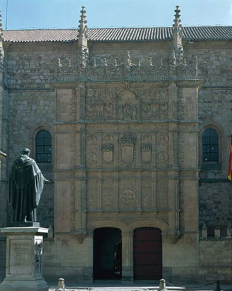 Main entrance facade of the University, decorative scheme includes a double portrait medallion of Ferdinand II of Aragon (1452-1516) and Isabel of Castile (1474-1504) 15th-16th century (photo)
