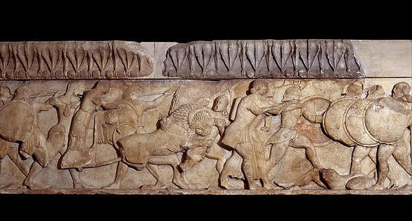 Marble frieze of the treasor of Siphnos: detail representing the battle between the gods and the Giants (gigantomachy). 525 BC, Delphi, archeological museum - Marble frise of the Siphnos treasure
