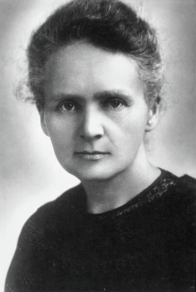Maria Sklodowska-Curie, c.1902-05 (b / w photo)