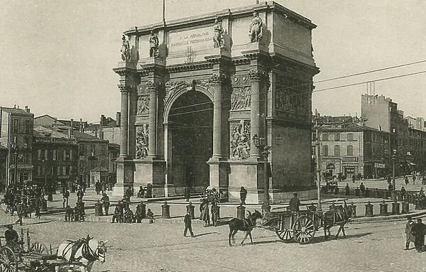 Marseille: Arc de Triomphe de la Porte d'Aix (b / w photo)