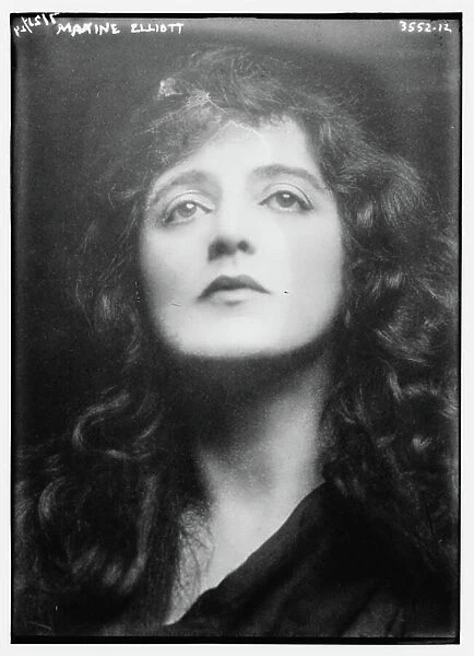 Maxine Elliott, c. 1910-15 (b / w photo)