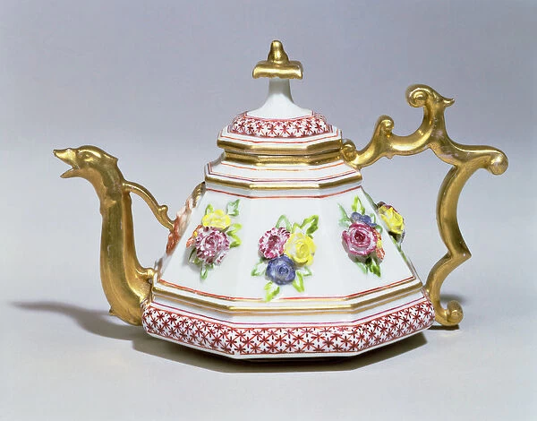 Meissen octagonal teapot, c. 1718 (porcelain)