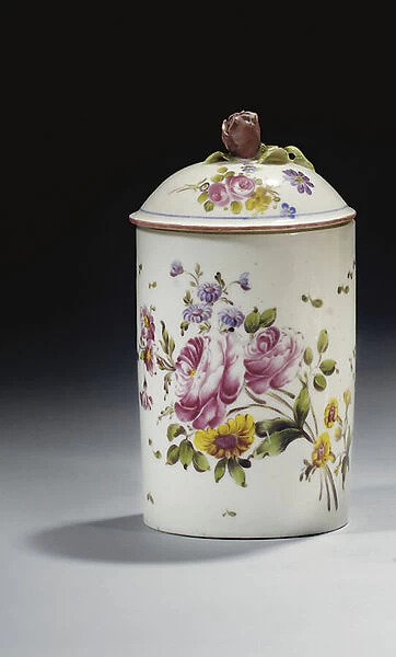 Mennecy pommade pot and cover, c. 1750-70 (soft-paste porcelain)