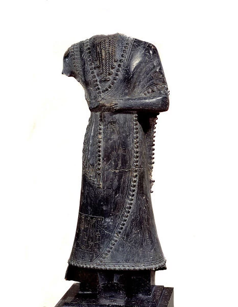 Mesopotamia: acephal statuette in steatite of Idi-Ilum, governor of Mari