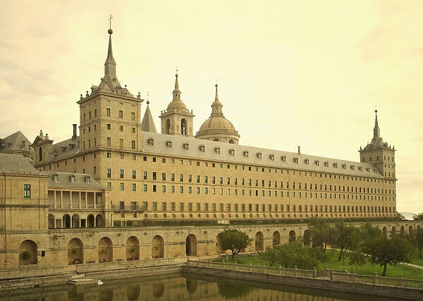Monastery of San Lorenzo de El Escorial (photo)