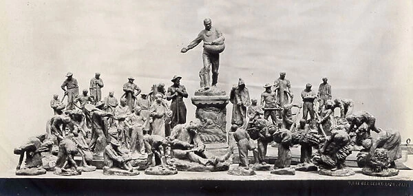 Monument to the Workers (B  /  W photo, 1902-1904)