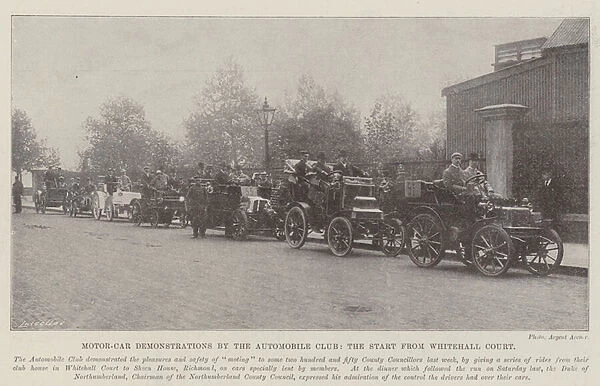 Motor-Car Demonstrations by the Automobile Club, the Start from Whitehall Court (b  /  w photo)