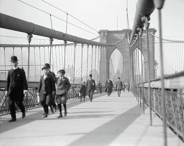 New York, N. Y. Brooklyn Bridge, 1909-10 (b / w photo)