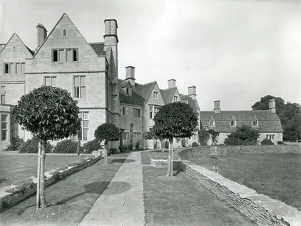 The north-east wing at Rodmarton, from The English Manor House (b / w photo)