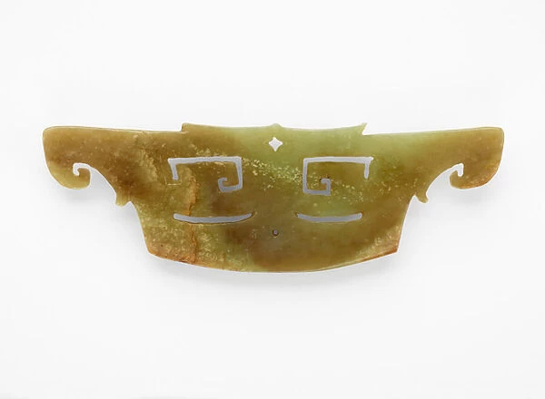 Ornament in the form of a mask (shi e£A), c. 1600 - 1050 BC (jade, nephrite)