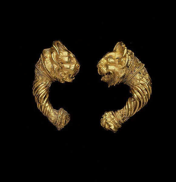 Pair of lion head earrings, 3rd century B. C (gold, filigree, enamel)