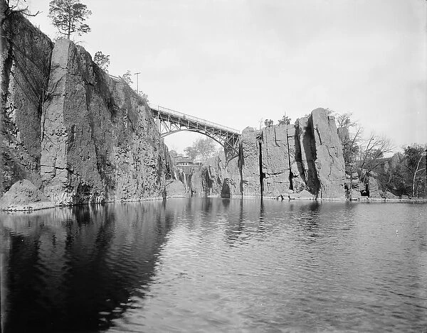 Passaic Falls, 1890-1901 (b  /  w photo)