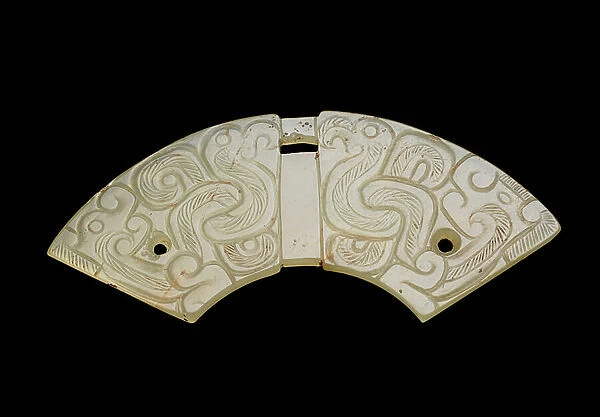 Pendant (huang) in the form of a bird or dragon, 8th century BC (jade)