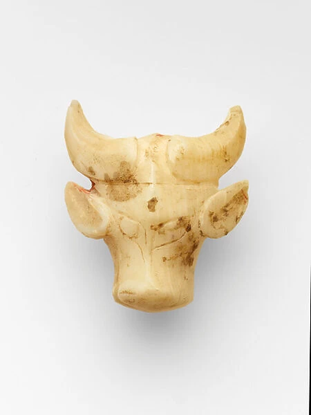 Pendant (pei) in the form of the head of water buffalo, c. 13th-11th century BC (jade)