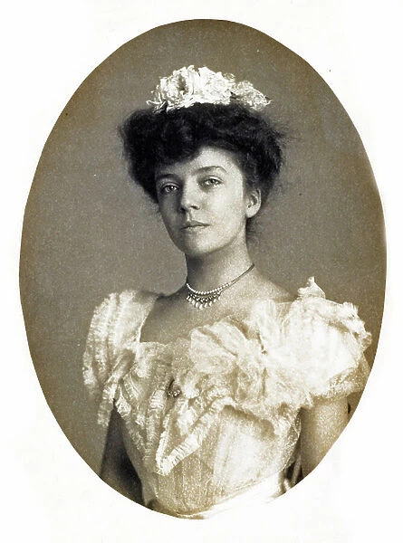 Photograph of Portrait of Miss Roosevelt, no. 1 by Frances Benjamin Johnston. Photograph showing Alice Roosevelt Longworth, half-length portrait, facing front