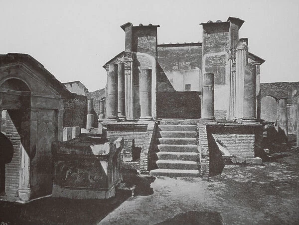 Pompei, Tempio d Iside (b  /  w photo)