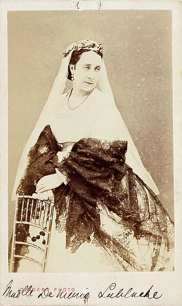 Portrait of Emilie de Meric Lablache, 1860s (b / w photo)