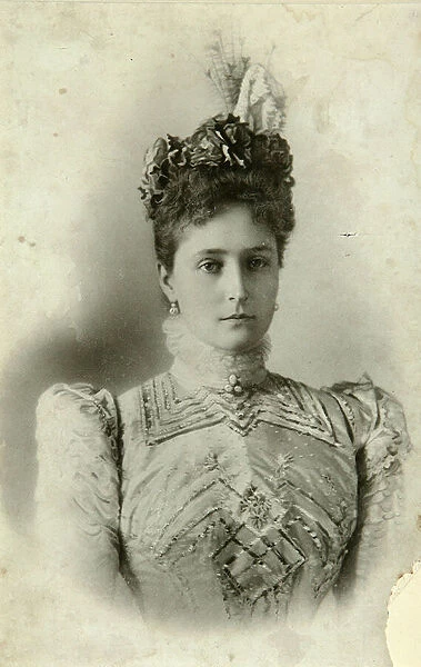 Portrait of Empress Alexandra Fyodorovna (b  /  w photo)