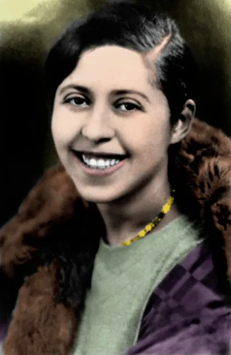 Framed Print : Portrait of Irene Nemirovsky (Nemirovsky) (1903-1942), French writer of Russian origin Framed Print : Portrait of Irene Nemirovsky (Nemirovsky) (1903-1942), French writer of Russian origin
